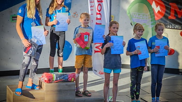 Podium D-Jugend weiblich: Nia Neumeister (9 Jahre, 3.v.r.) wird Vierte.