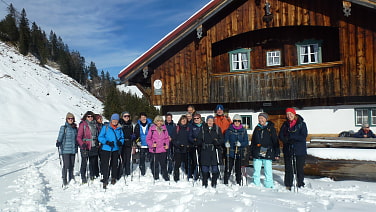 Noch ein Foto vor der Nachbarhütte in der Sonne