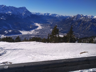 Blick auf Zugspitze und Garmisch