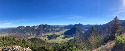 Blick vom Gipfel ins Tal