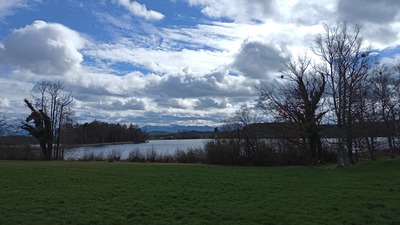 Nußberger Weiher mit Blick auf Herzogstand-Heimgarten