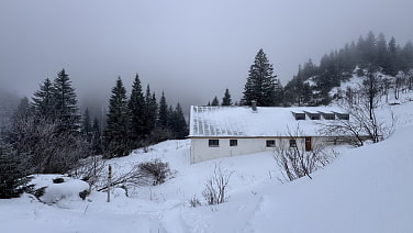 Hier auf der Probstalm gab es das gemütliche Zusammensein zu Nikolaus.
Der nächste Tag brachte nochmal 15 cm Neuschnee.